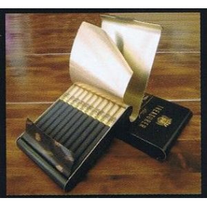 画像: トレジャラー・プレミアム・ ブラック (イギリス/タール10mgニコチン0.8mg）世界で最も高価なたばこ